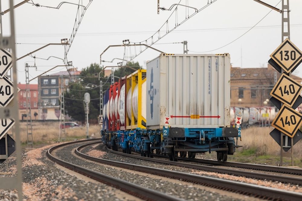 Renfe befinns ha uppr&auml;ttat kartellbildning f&ouml;r att h&aring;lla konkurrenter p&aring; godssidan borta.