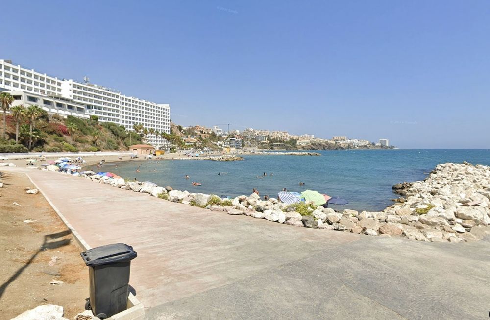 Playa Bonita &auml;r den f&ouml;rsta som f&ouml;rklaras som helt r&ouml;kfri i sommar. Foto: Google Maps