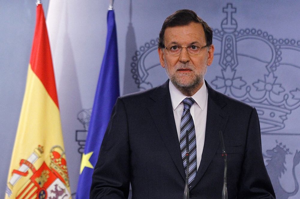 Mariano Rajoy bes&ouml;kte 10 oktober sjukhuset Carlos III, d&auml;r den smittade undersk&ouml;terskan k&auml;mpar f&ouml;r sitt liv. Foto: La Moncloa - Gobierno de Espa&ntilde;a