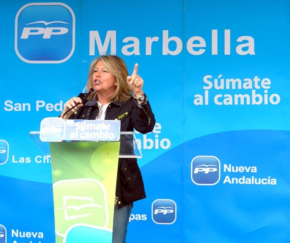 Marbellas borgm&auml;stare &Aacute;ngeles Mu&ntilde;oz kommer att ha en rival mindre i lokalvalet.