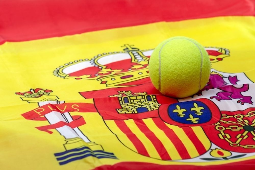 Spanien kommer att ha sina tv&aring; st&ouml;rsta stj&auml;rnor i finaltruppen i Davis Cup, som f&ouml;r andra &aring;ret i rad avg&ouml;rs i M&aacute;laga.