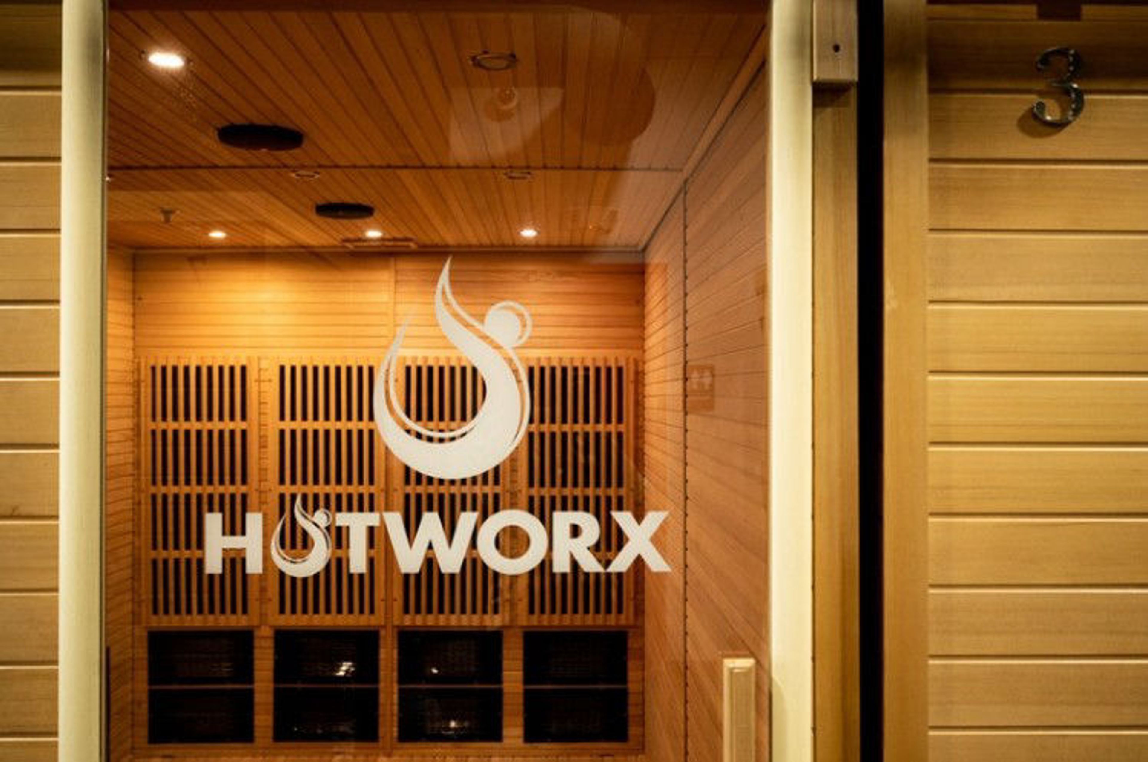 HOTWORX-04