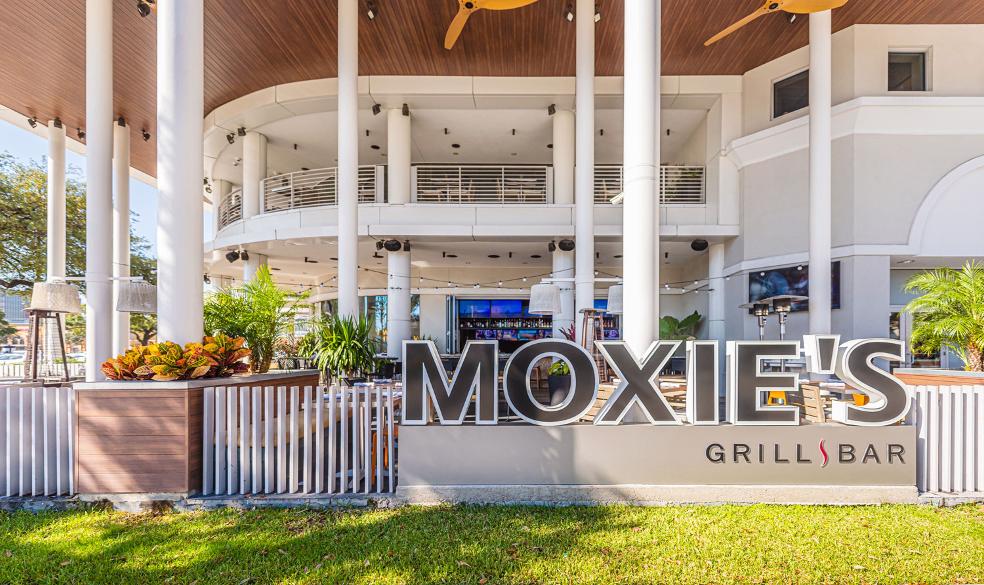 Moxies Houston