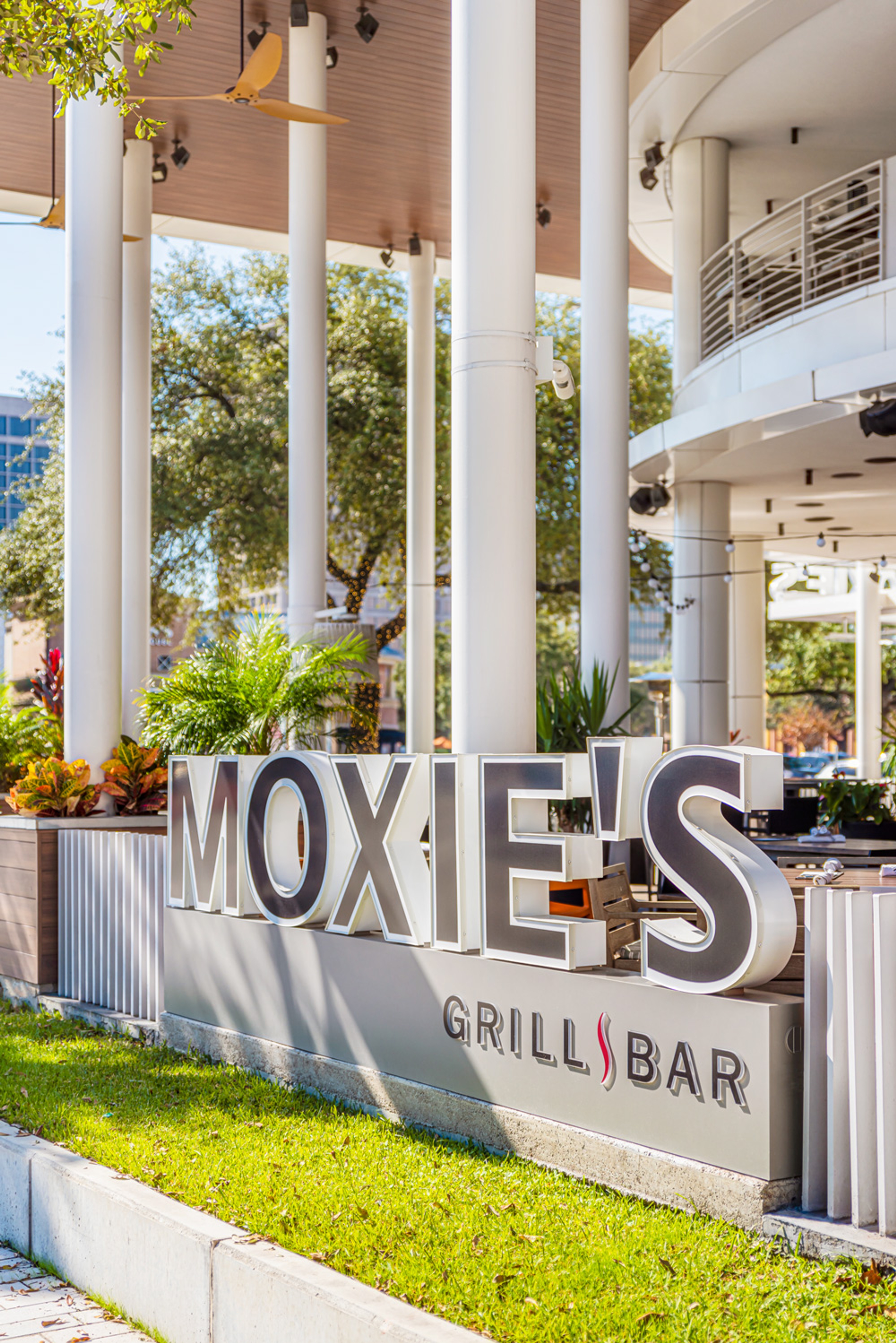 Moxies Houston