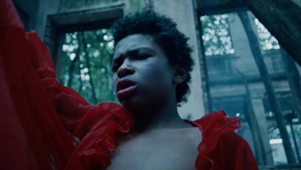 Still du film O Órfão.