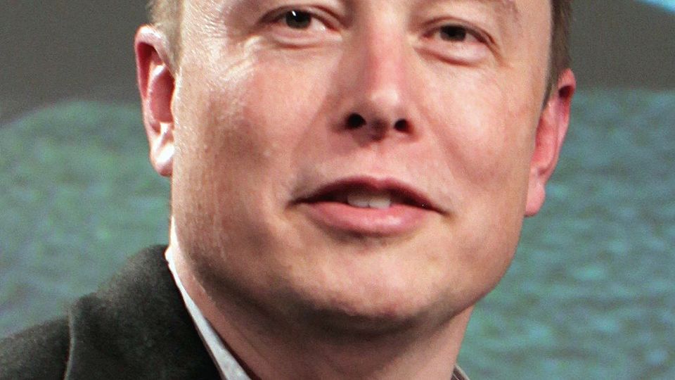 Elon Musk sur scène lors de l’assemblée annuelle Tesla de 2015.