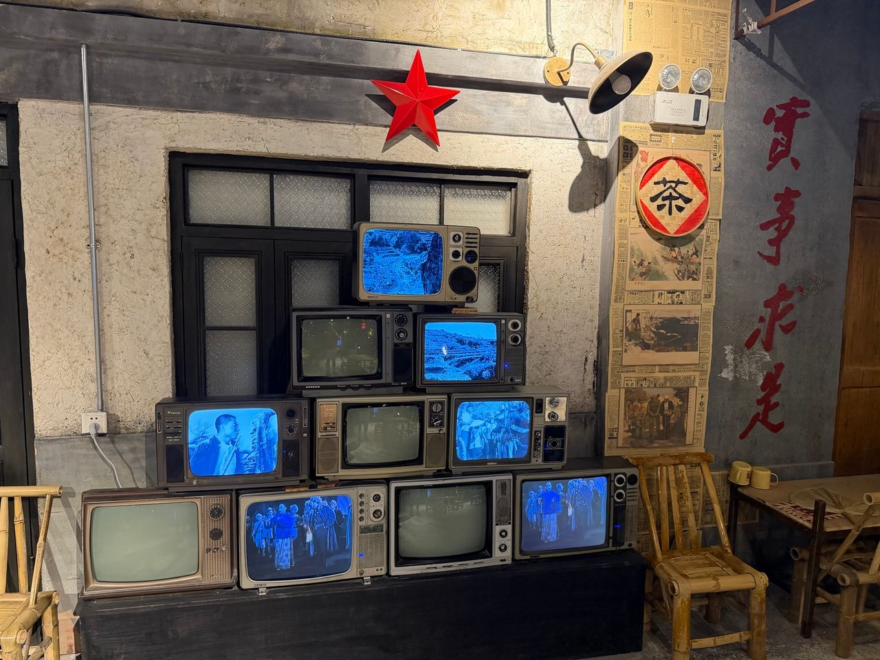 Ancien téléphérique intégré au décor intérieur de Super Wenheyou.