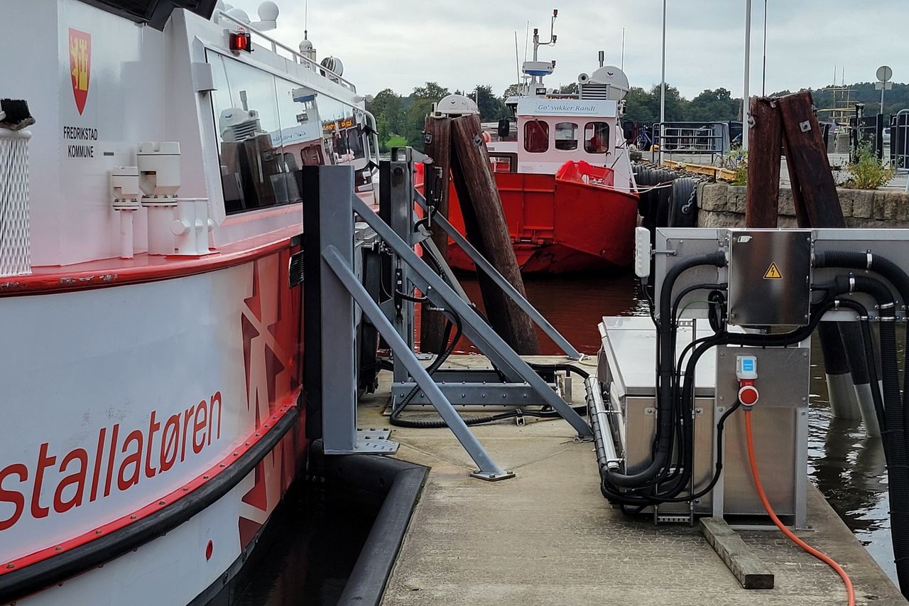 Système automatique de recharge pour ferries électriques à Fredrikstad, en Norvège.