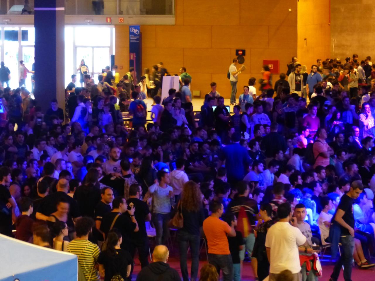 Public assistant à une finale de Counter-Strike à Madrid Games Week en 2015.