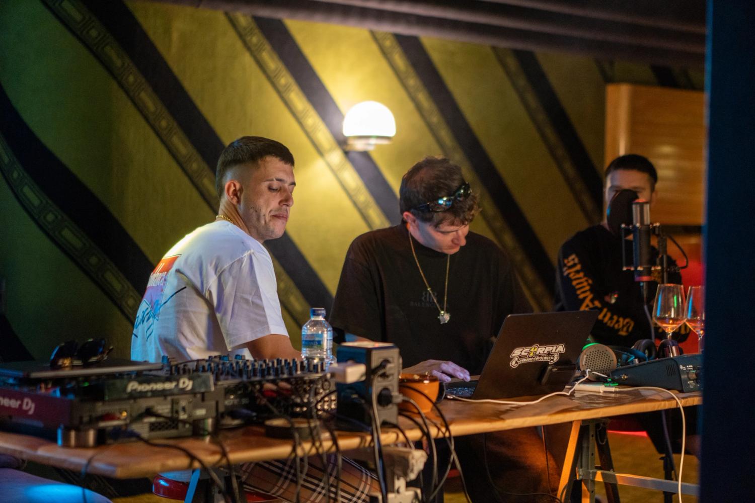 Selecta33 & Recycled J