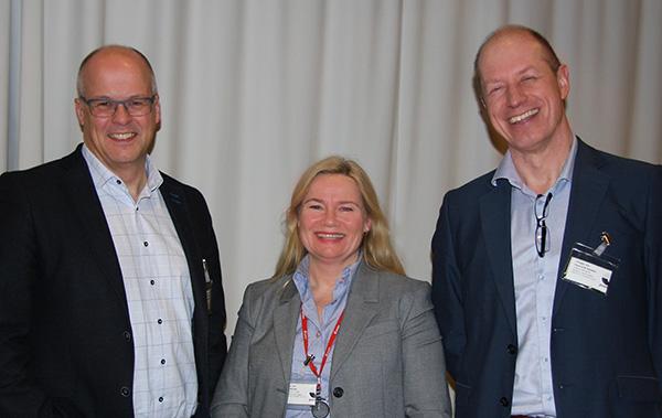 Fra høyre: Hans Erik Karsten (daglig leder i IntSpo), Anne-Ruth Gjerstad (direktør IT Solutions i Posten Norge) og Jan Elling Rindli (nestleder i LOGMA)