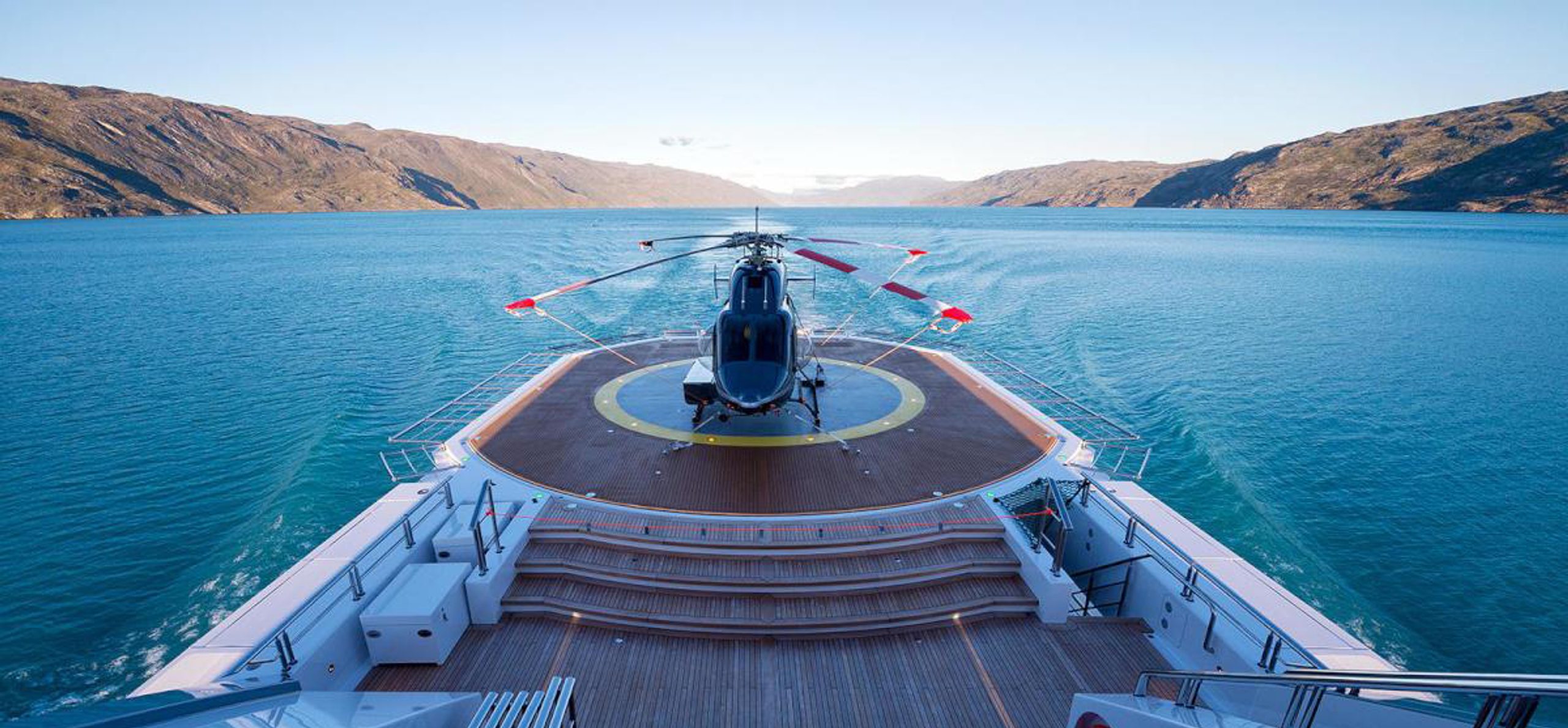 Heli-skiing super yacht