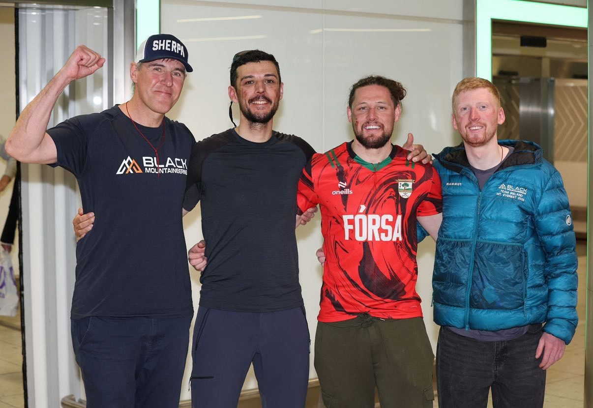 Mount Everest climbers return to Ireland