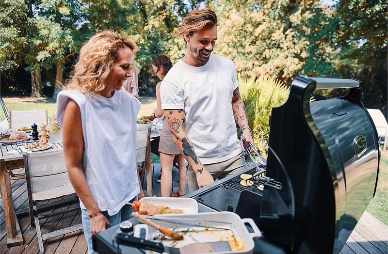 Micks Garage - Smiling BBQ