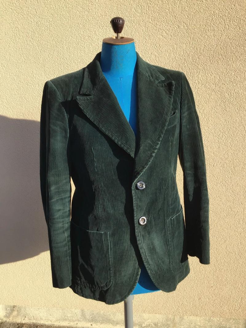 La veste en velours vert avant transformation, de face