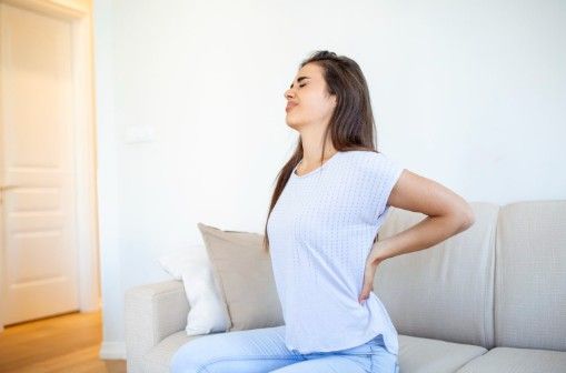 Hérnia de Disco e Dor Lombar: Como o Pilates Clínico em Moema Ajuda a Evitar a Cirurgia