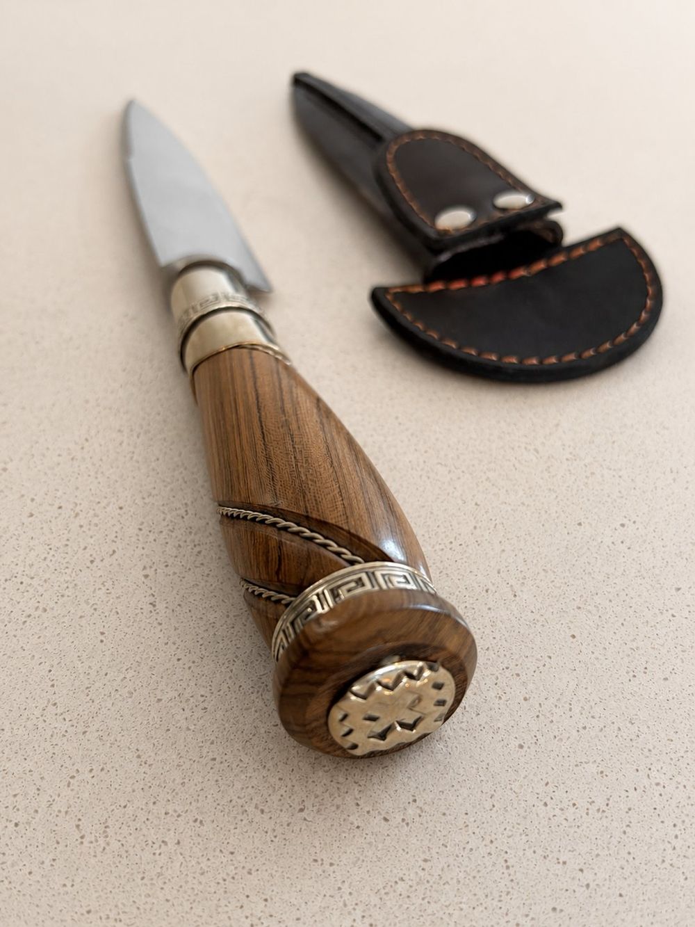 Cuchillo gallonado marron