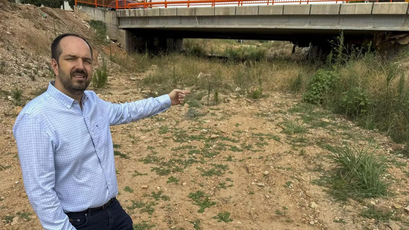 Acciona, Torrescámara, Sacyr and Dragrados are among the 18 firms vying for the first major flood-prevention contract worth 132 M