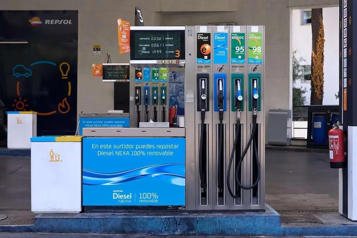 Repsol presenta una nueva gasolina “renovable” que emite un 70% menos de CO2 y que cuesta nueve céntimos más