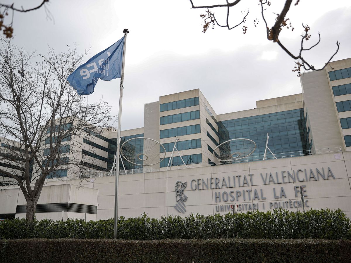 Pugna por el contrato multimillonario de limpieza de hospitales valencianos