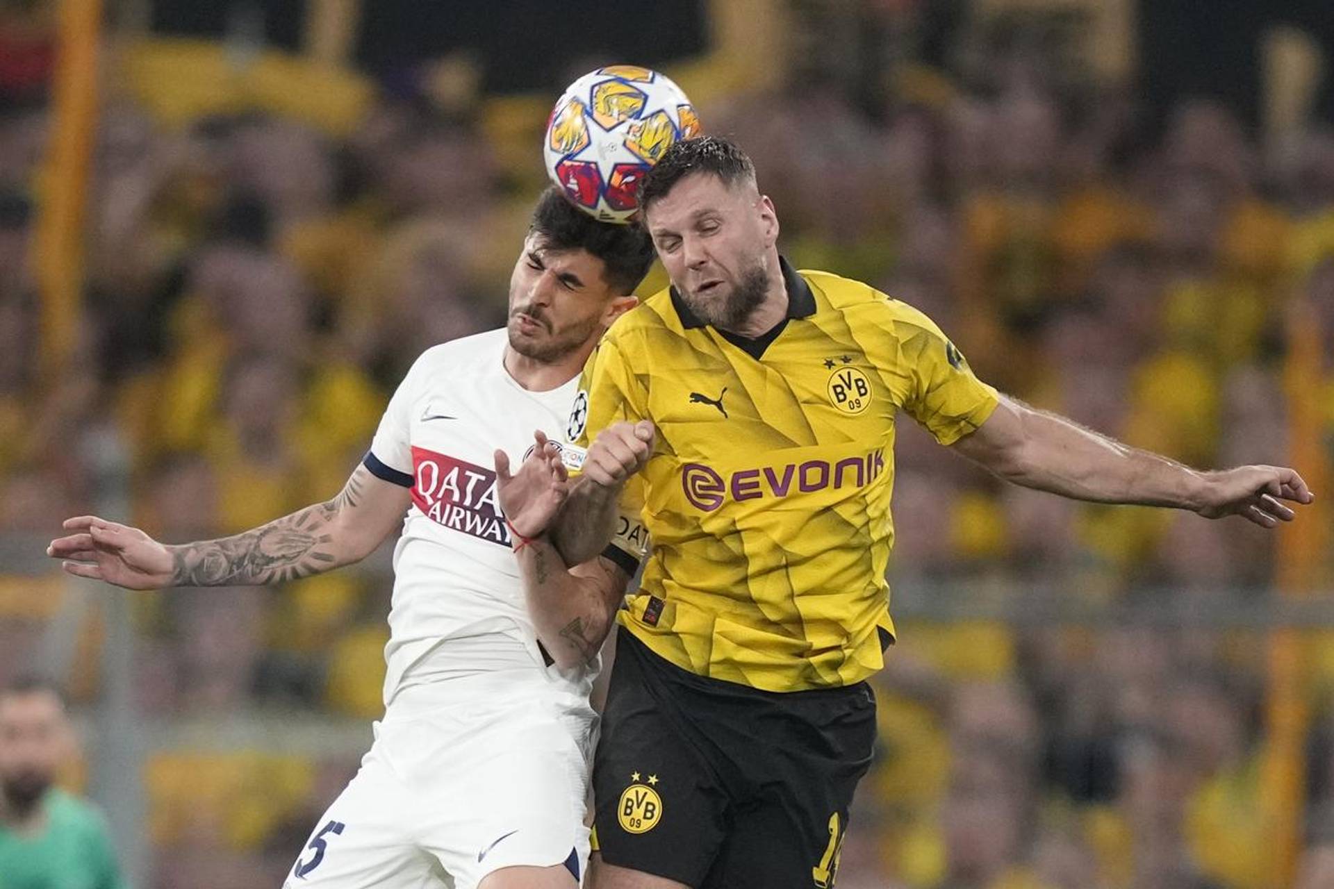 Niclas Füllkrug Aerial Duel