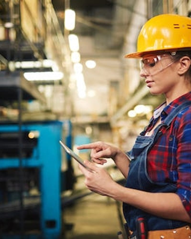 Paperless Manufacturing: Implementation and Benefits