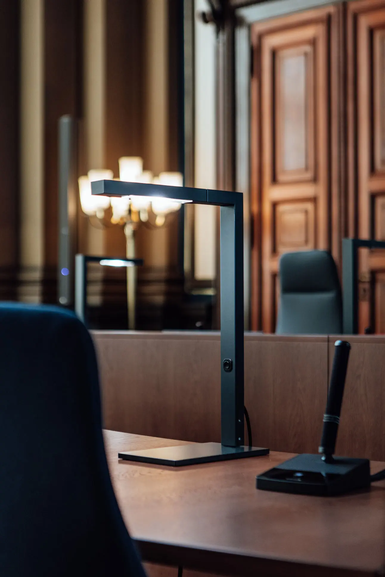 Photo of an office with luxury wooden furniture and chairs