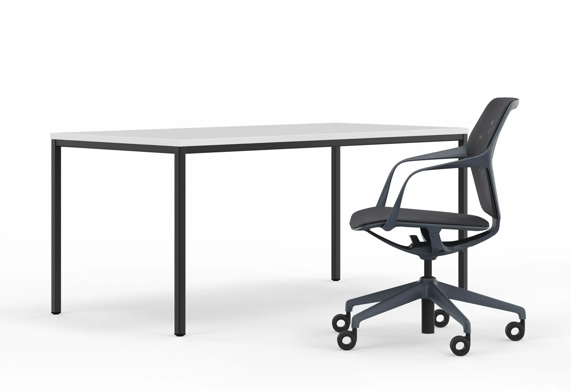 LINDEMANN B3 Tisch in Kombination mit dunklem Drehstuhl