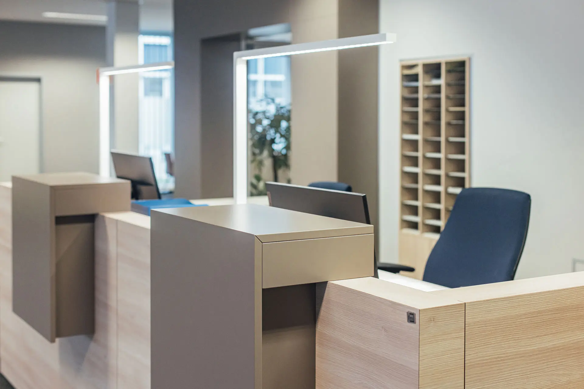 Foto eines modernen Empfangsbereiches im Jobcenter