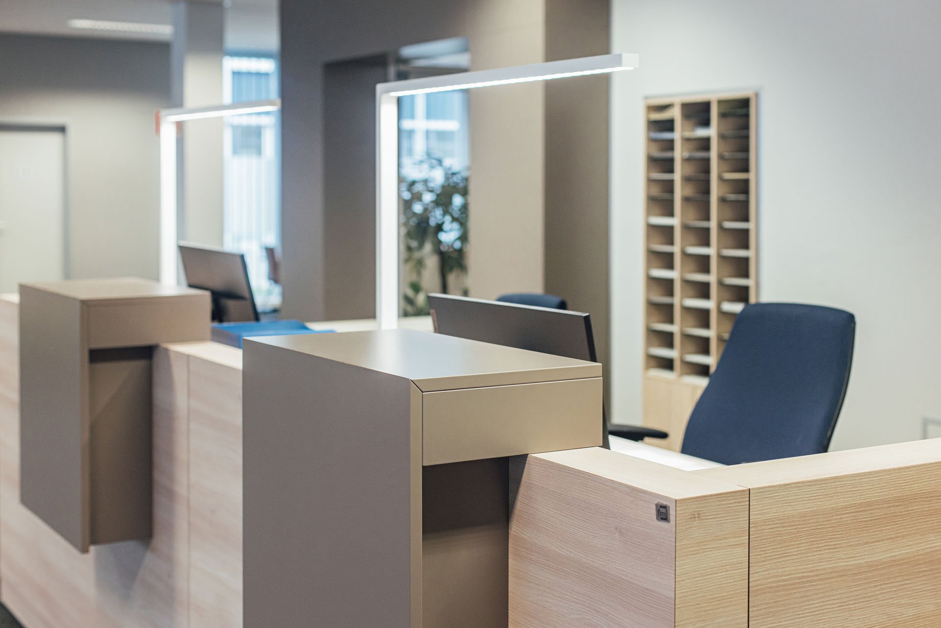 Foto eines modernen Empfangsbereiches im Jobcenter
