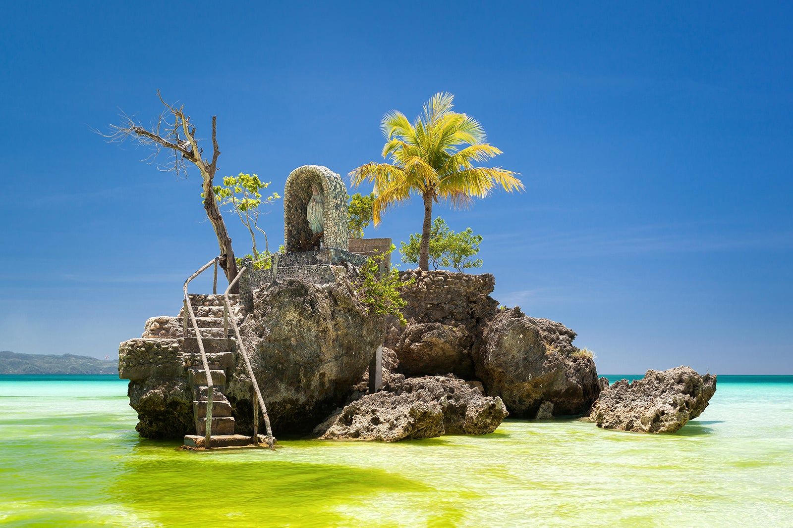 Willy’s Rock Boracay