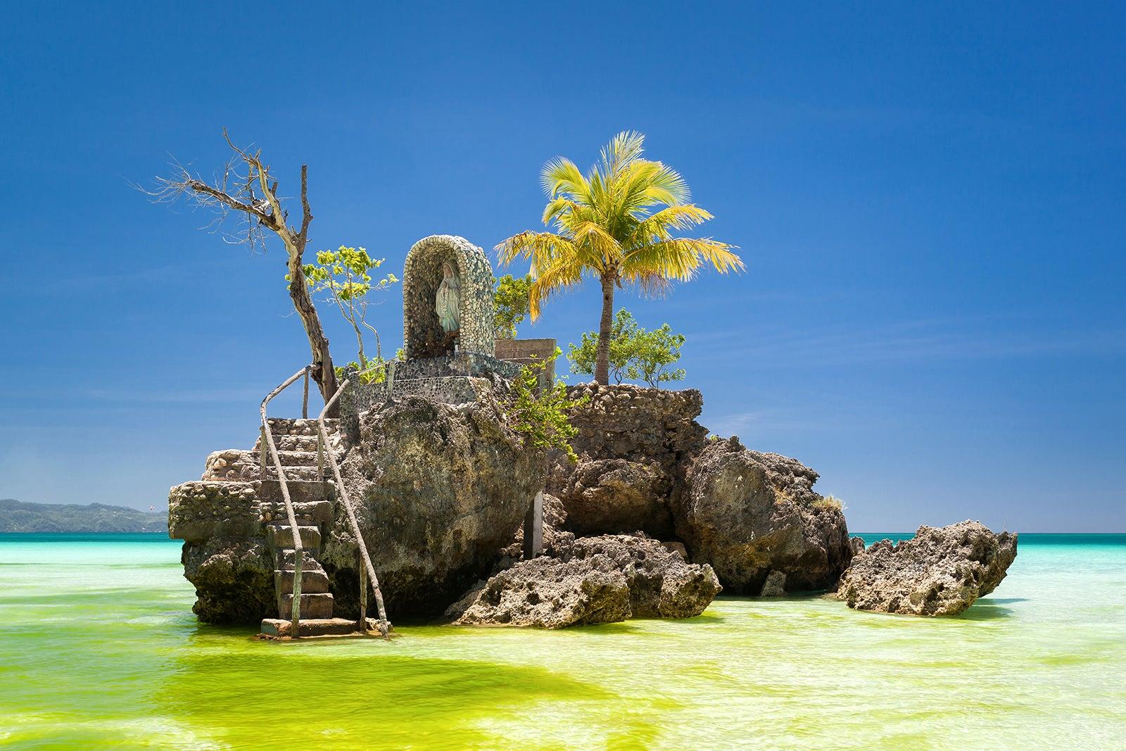 Willy’s Rock Boracay