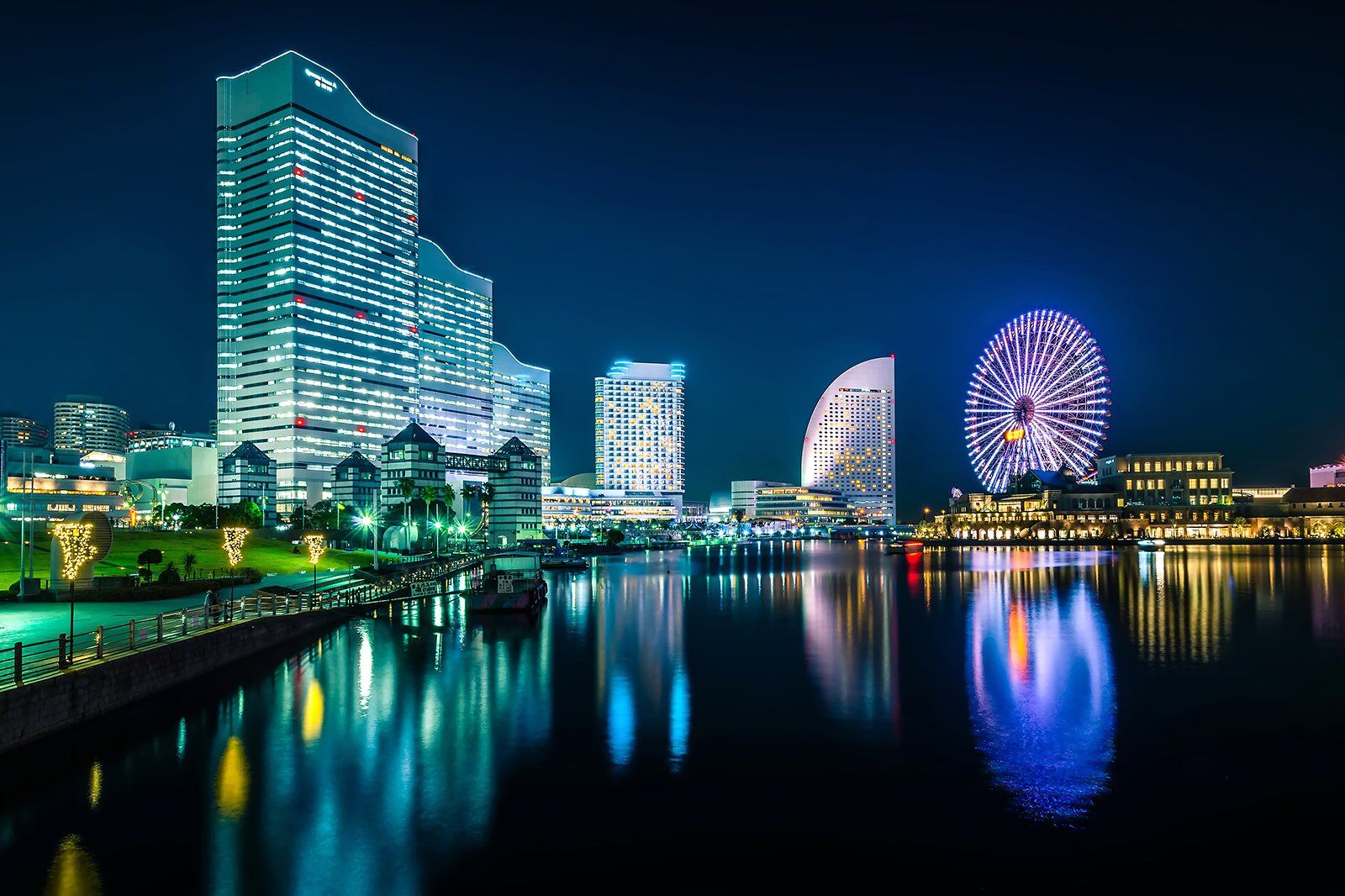 Minato Mirai 21 Skyline