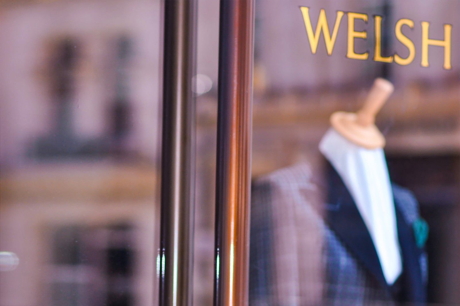 Compre London Savile Row in London - London's Internationally Famous Shopping Street ...