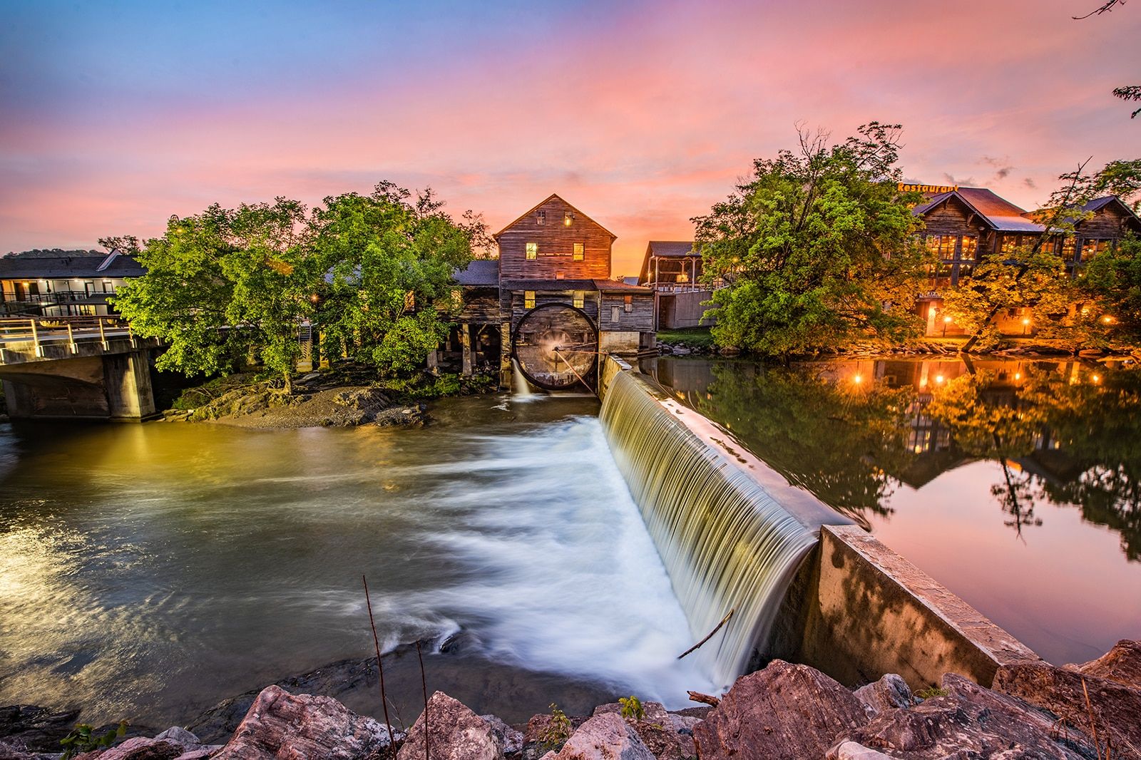 Best Things to Do After Dinner in Pigeon Forge