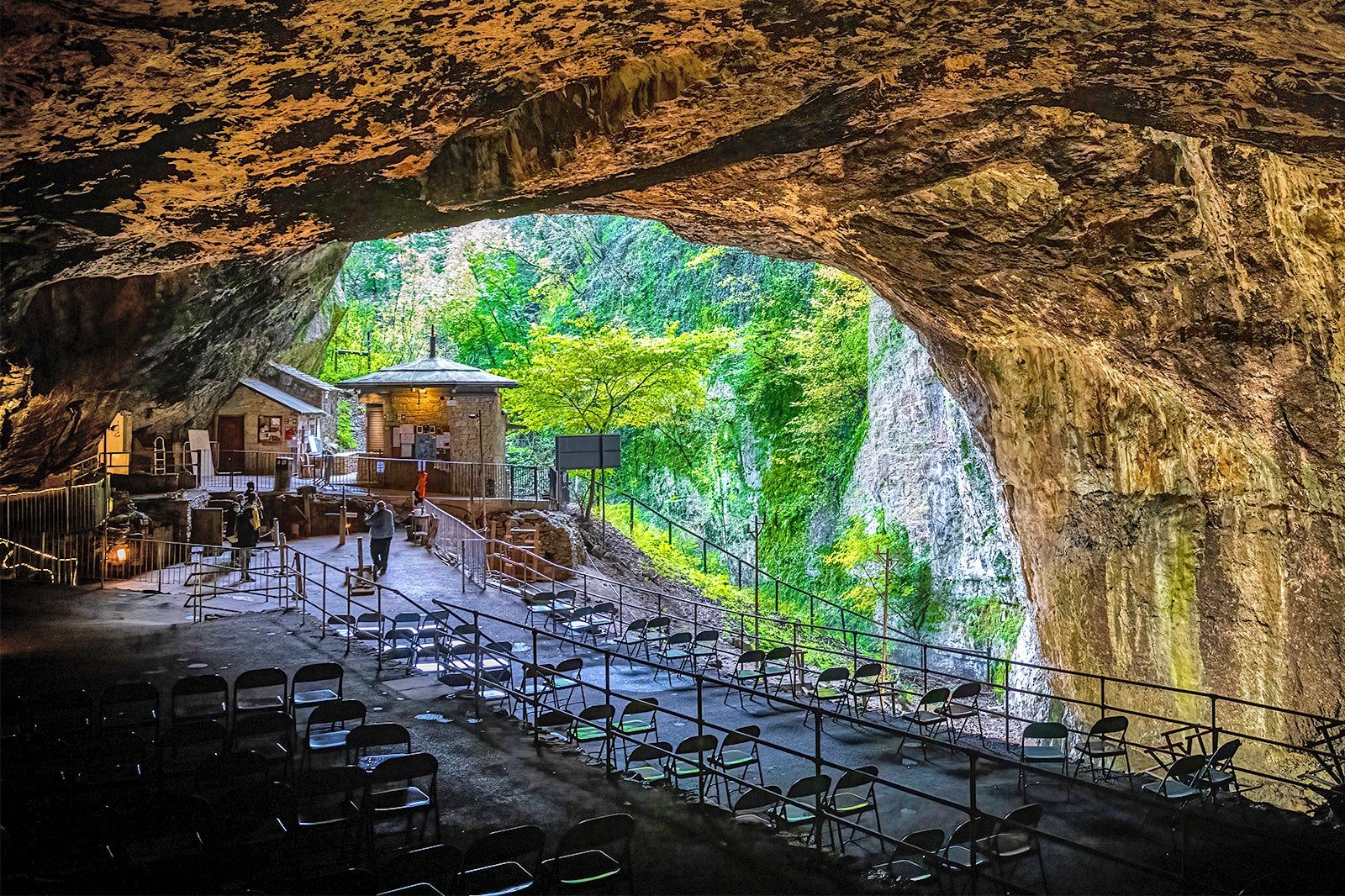 10 Weird and Quirky Things to Do in Peak District