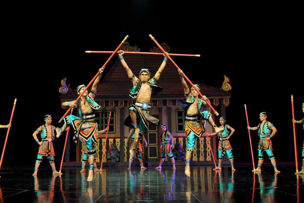 Devdan Devdan Show at Nusa Dua Theatre - Spectacular Theatre Show in Bali - Go ...