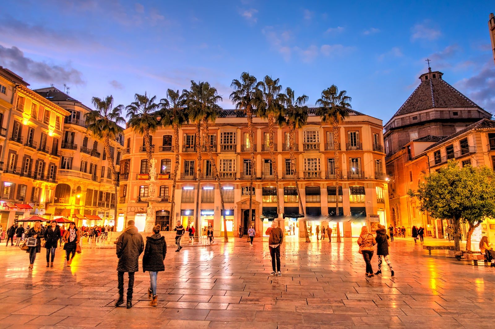 Best Things to Do After Dinner in Costa del Sol