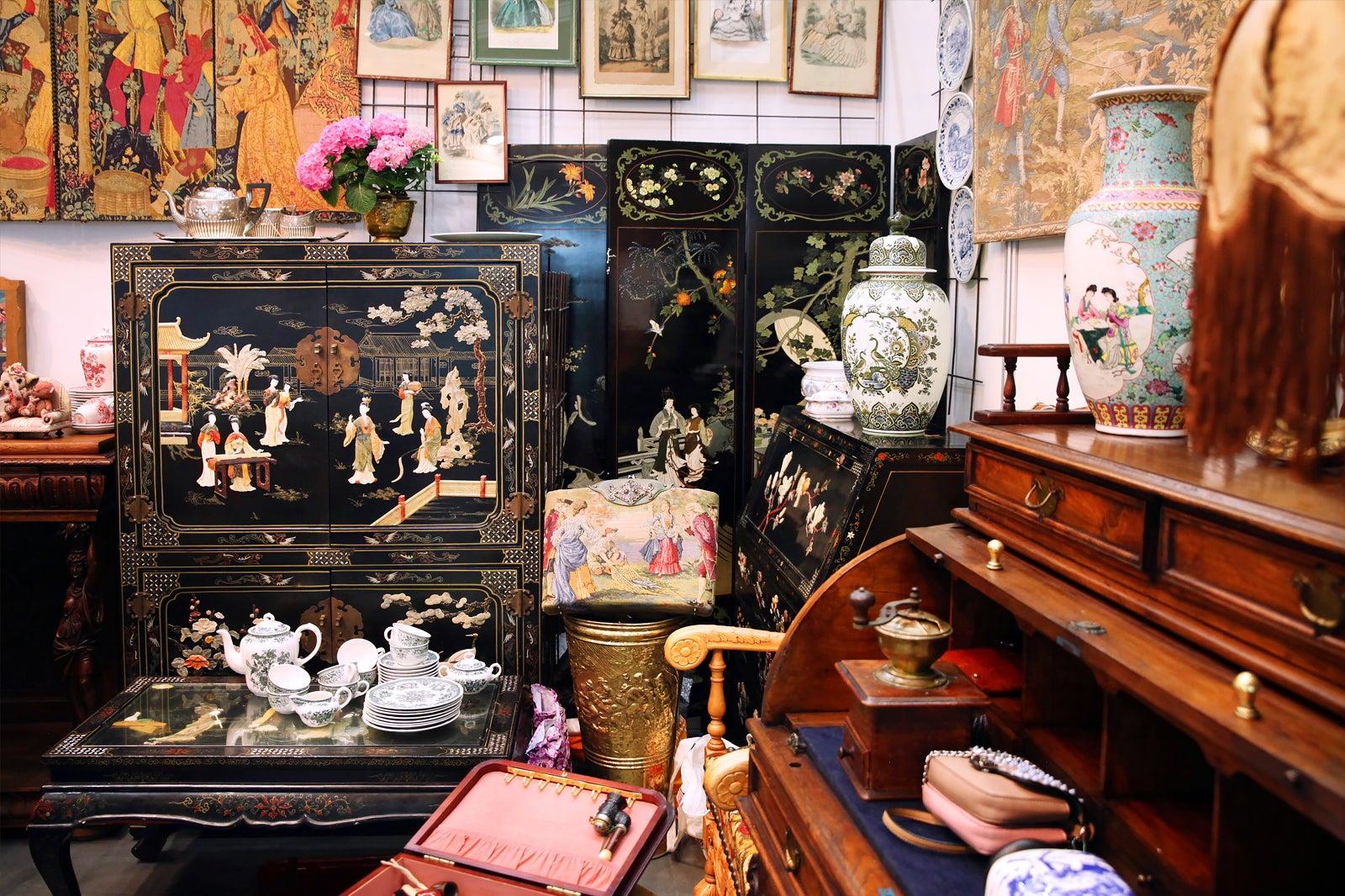 Places to Find Thai Antiques and Art in Phuket