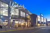 Foto de <a href="https://commons.wikimedia.org/wiki/File:Yorkdale_Mall.jpg" target="_blank" rel="noreferrer">Oxford Properties</a> (<a href="https://creativecommons.org/licenses/by-sa/3.0/" target="_blank" rel="noreferrer">CC BY-SA 3.0</a>) modificada