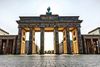 Foto de <a href="https://pixabay.com/en/architecture-brandenburg-gate-berlin-3171308/" target="_blank" rel="noreferrer">scholty1970</a> (<a href="https://creativecommons.org/share-your-work/public-domain/cc0/" target="_blank" rel="noreferrer">CC0</a>) modificada