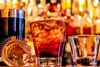 photo de <a href="https://pixabay.com/photos/alcohol-drink-glass-bar-party-3194824/" target="_blank" rel="noreferrer">SocialButterflyMMG</a> (<a href="https://creativecommons.org/share-your-work/public-domain/cc0/" target="_blank" rel="noreferrer">CC0</a>)  modifiée