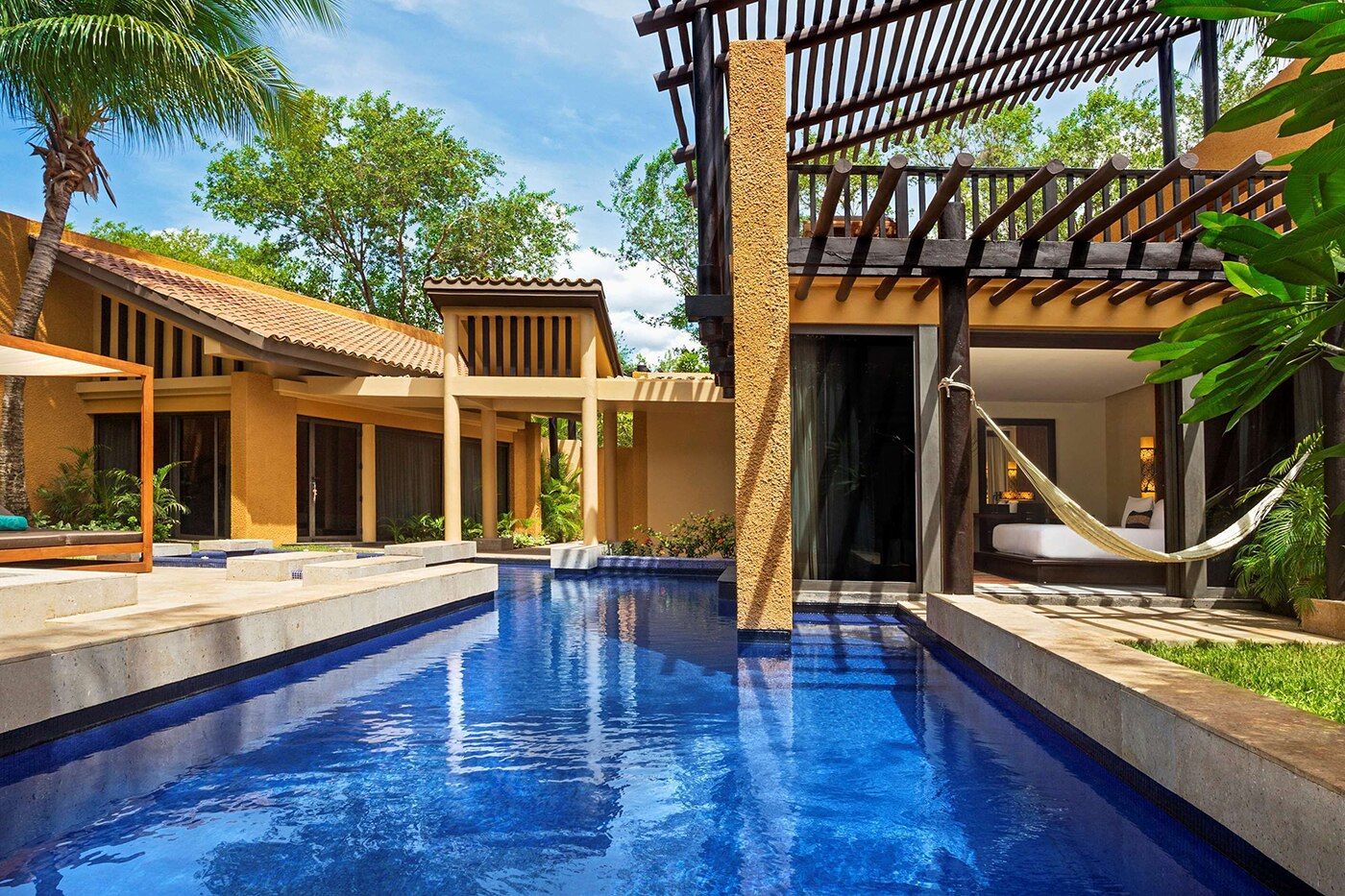 10 Best Family Hotels for Canadian Travellers