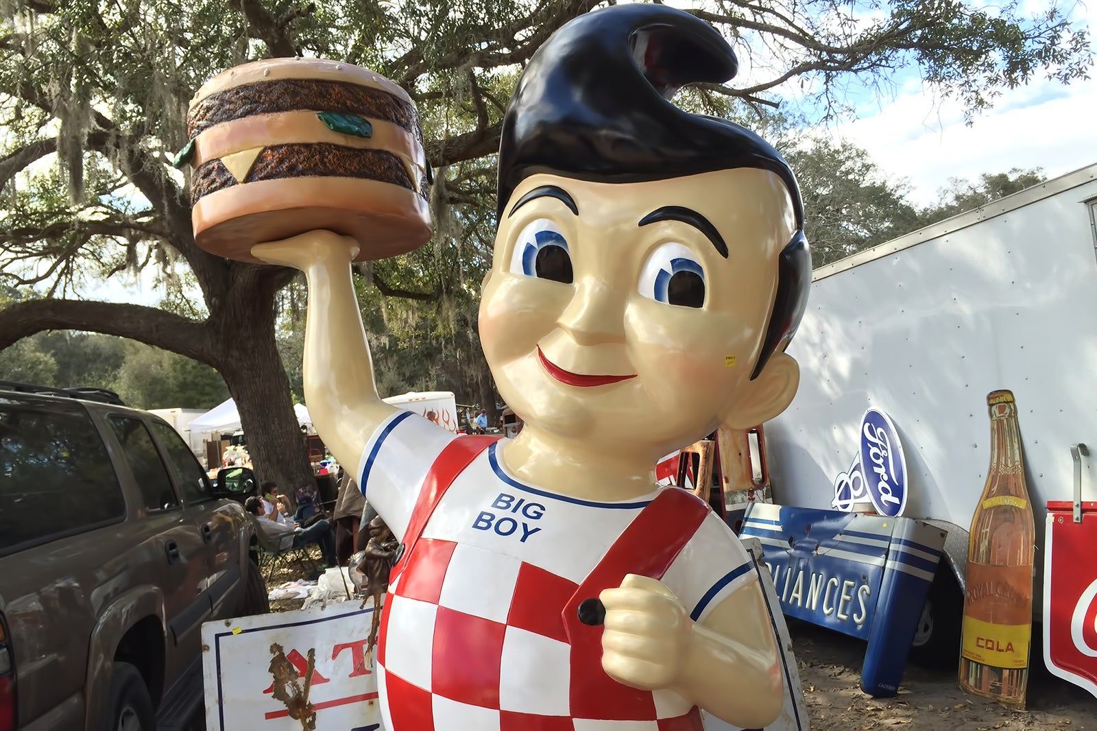 Main Gate Flea Market