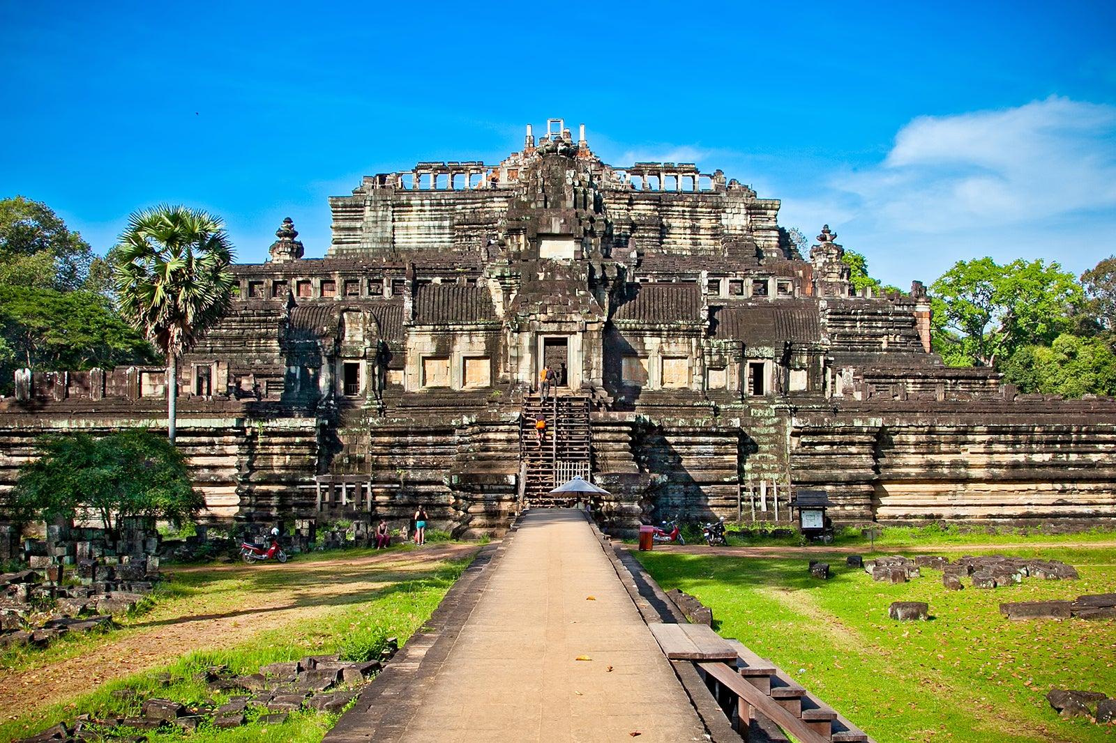 Baphuon Temple - Pyramid Temple in Angkor