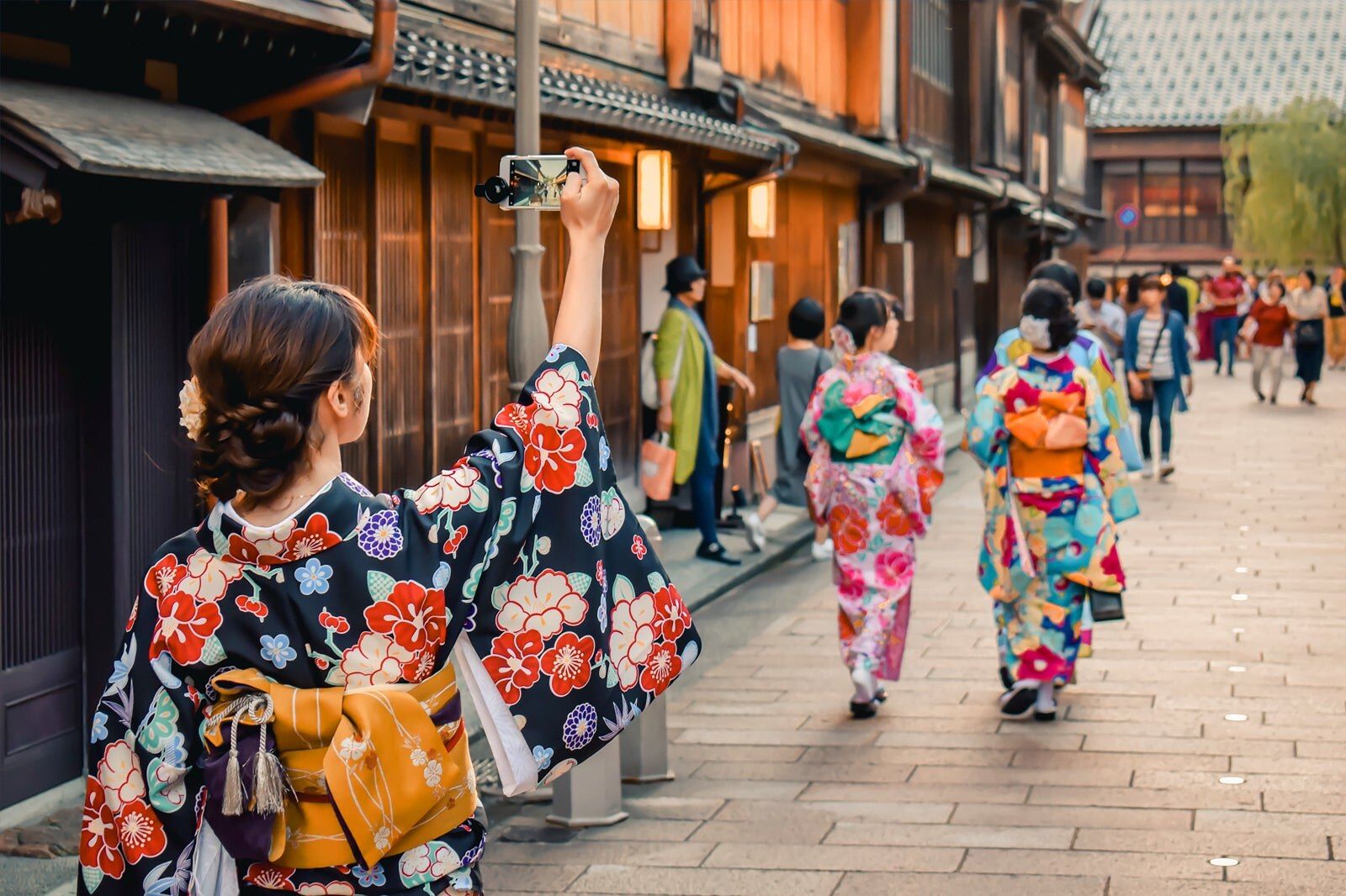 春の休暇に訪れたい国内おすすめスポット 10 選 