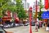 Foto de <a href="https://commons.wikimedia.org/wiki/File:Vancouver_Chinatown_17.JPG" target="_blank" rel="noreferrer">Xicotencatl</a> (<a href="https://creativecommons.org/licenses/by-sa/3.0/" target="_blank" rel="noreferrer">CC BY-SA 3.0</a>) modificada