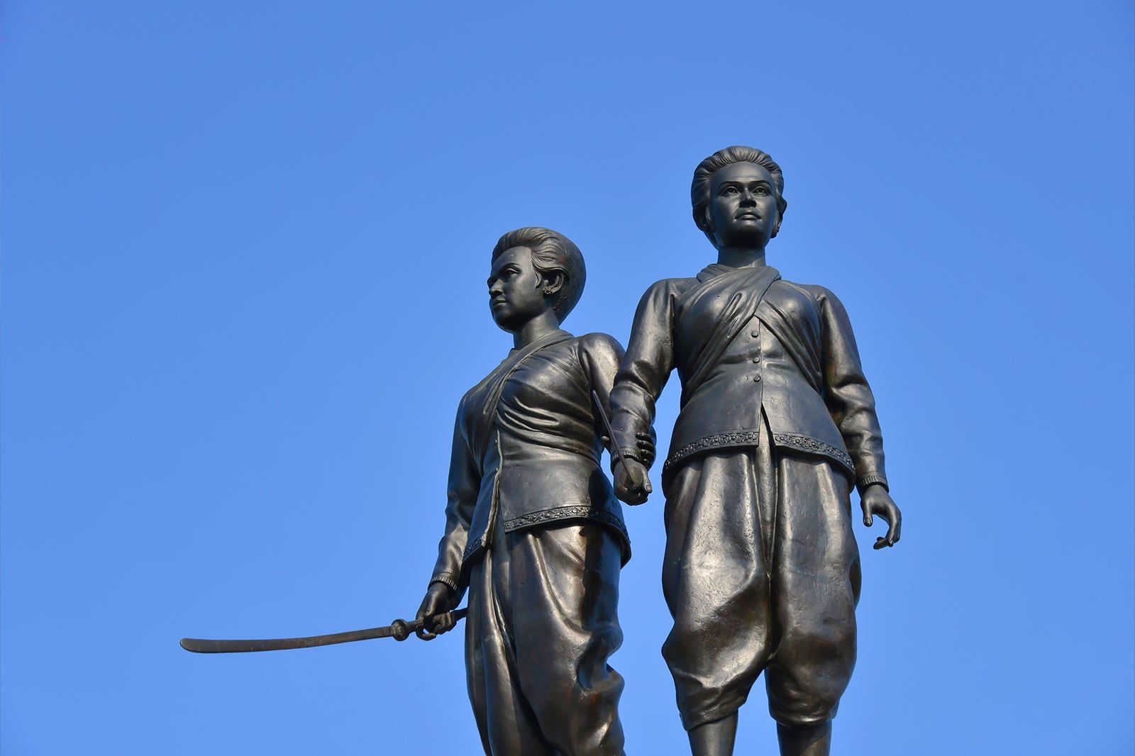 Phuket Heroines Monument