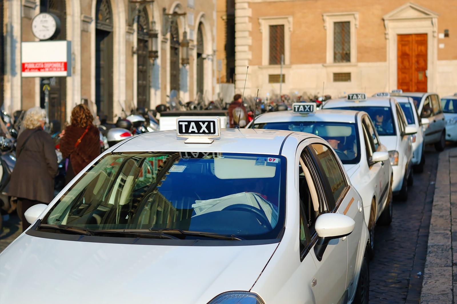 All You Need to Know Before You Take a Taxi in Rome