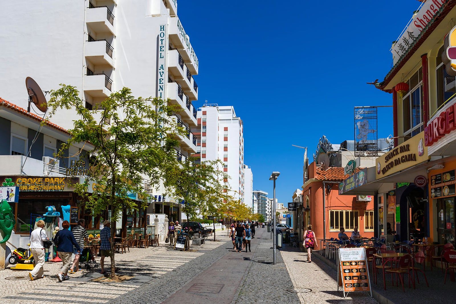 Best Places to Go Shopping in Portimão